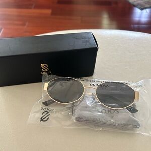 NWT- “Sojos” Round Frame Sunglasses with Dark Lenses
